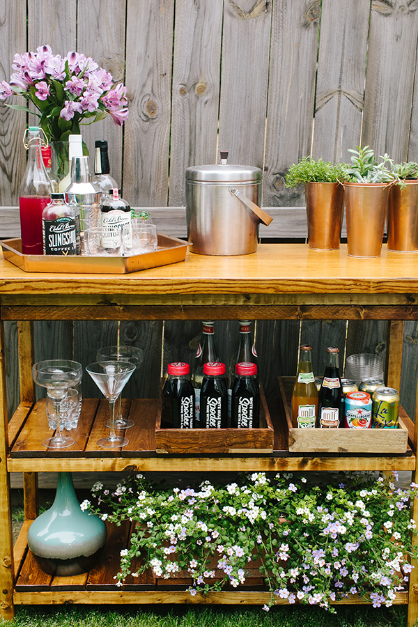 Build Your own Outdoor Bar Cart | IHOD | Kathryn-McCrary-Photography