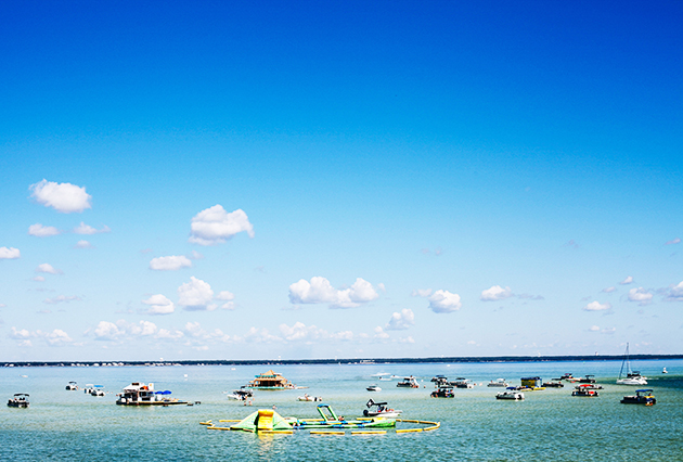 san bar, Destin