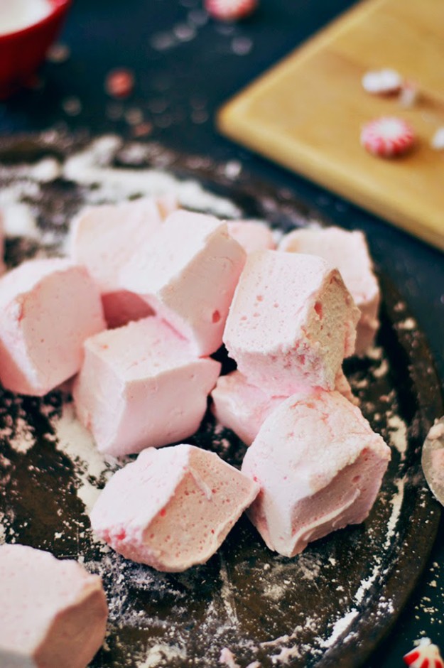 homemade peppermint marshmallows