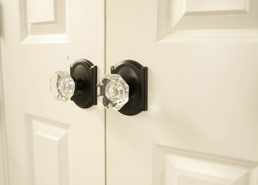 How to Change a Doorknob 