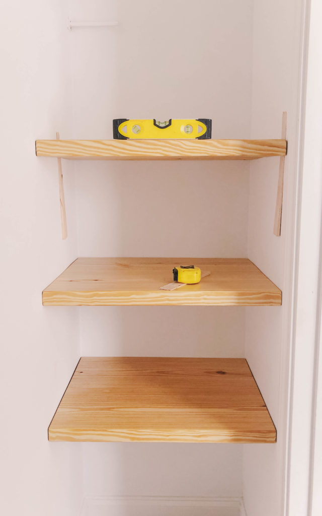 Diy Floating Wood Shelves Clothing, How To Put Up Brackets For Shelves