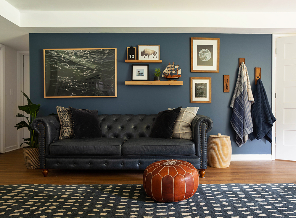 What Color Goes With Dark Blue Accent Wall