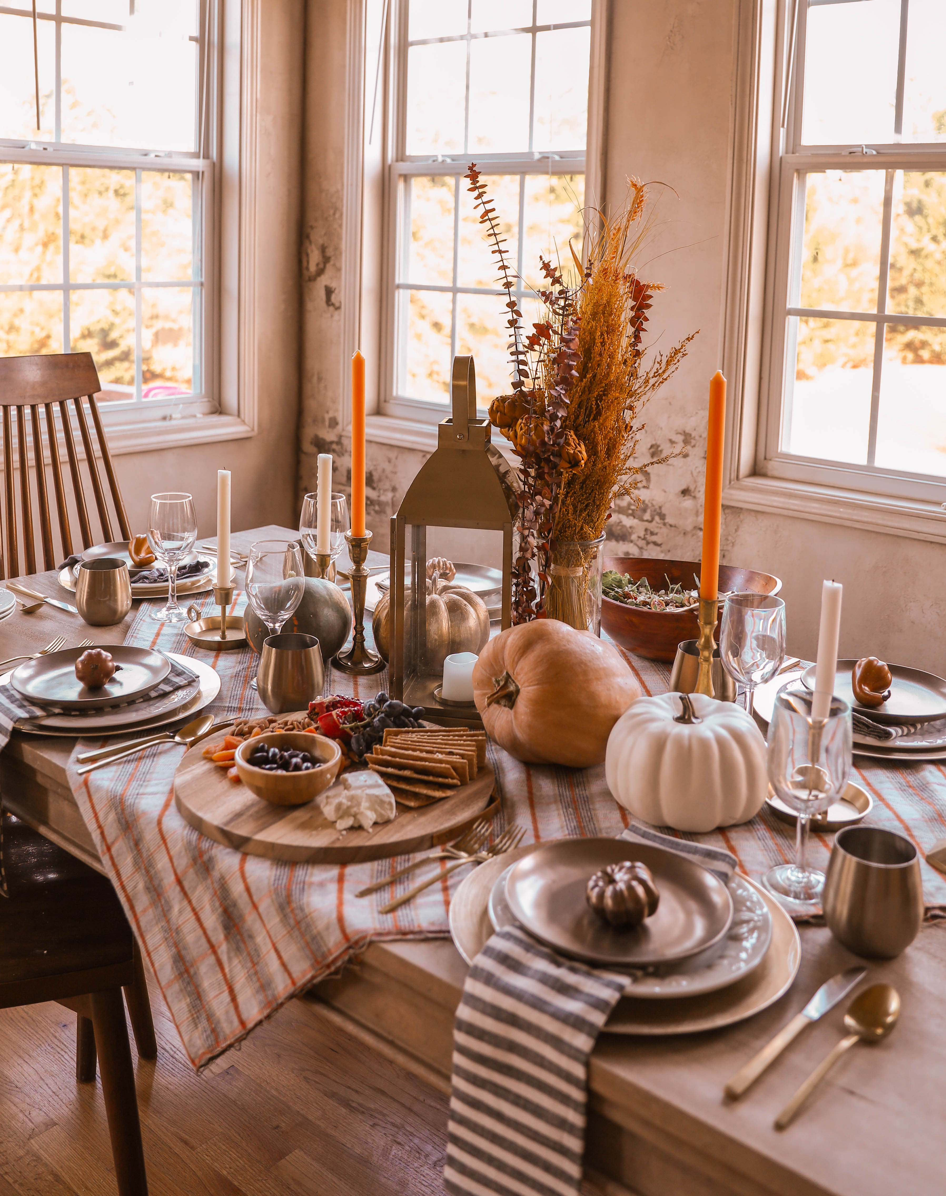 autumn dinner table place setting - In Honor of Design - In Honor Of Design