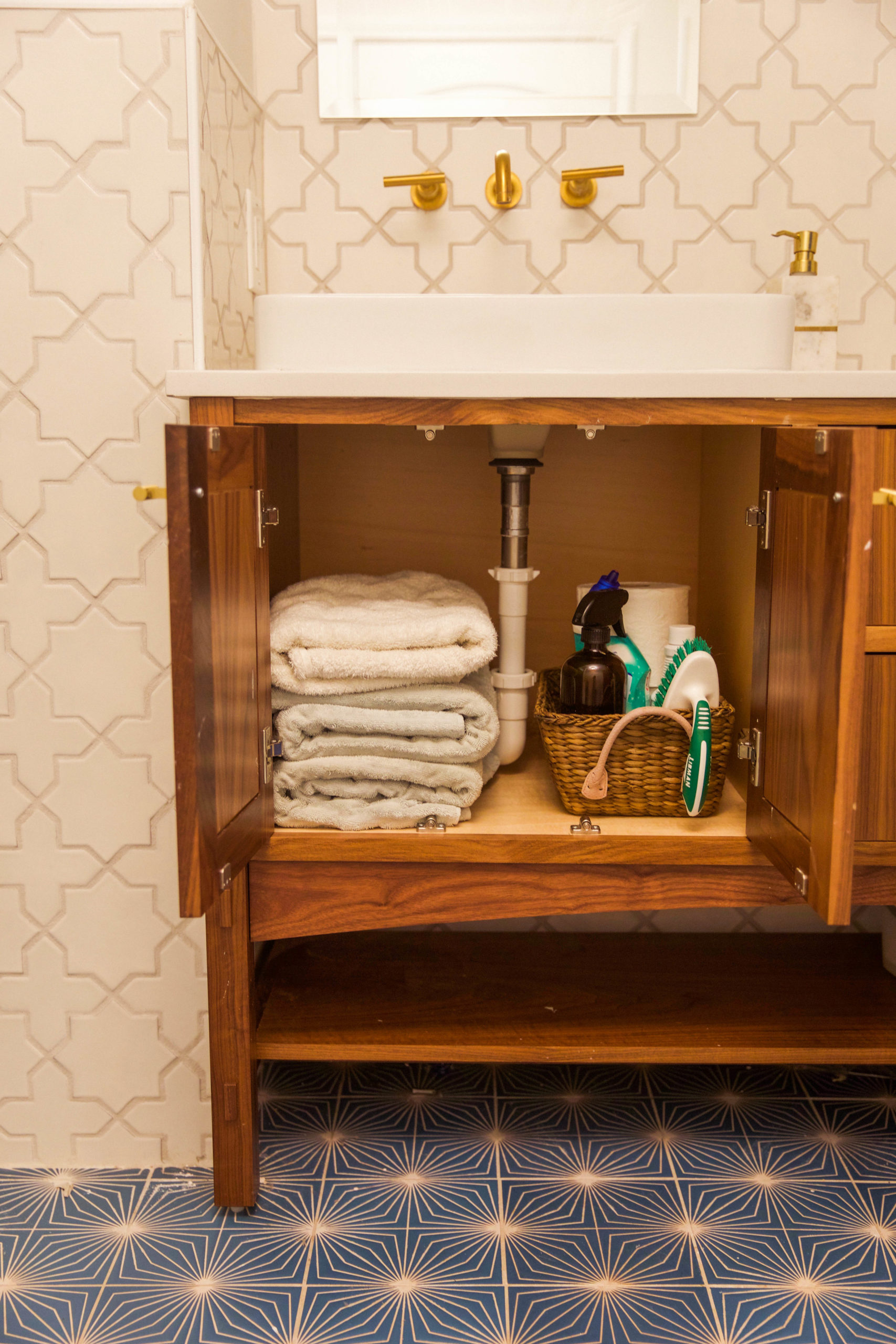 Linen Closet & Bathroom Organization — Minima