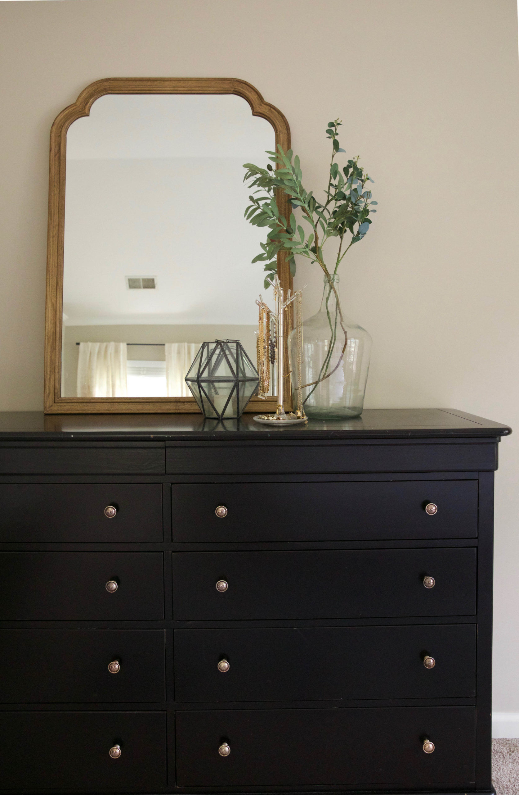 master bedroom design - dresser - mirror