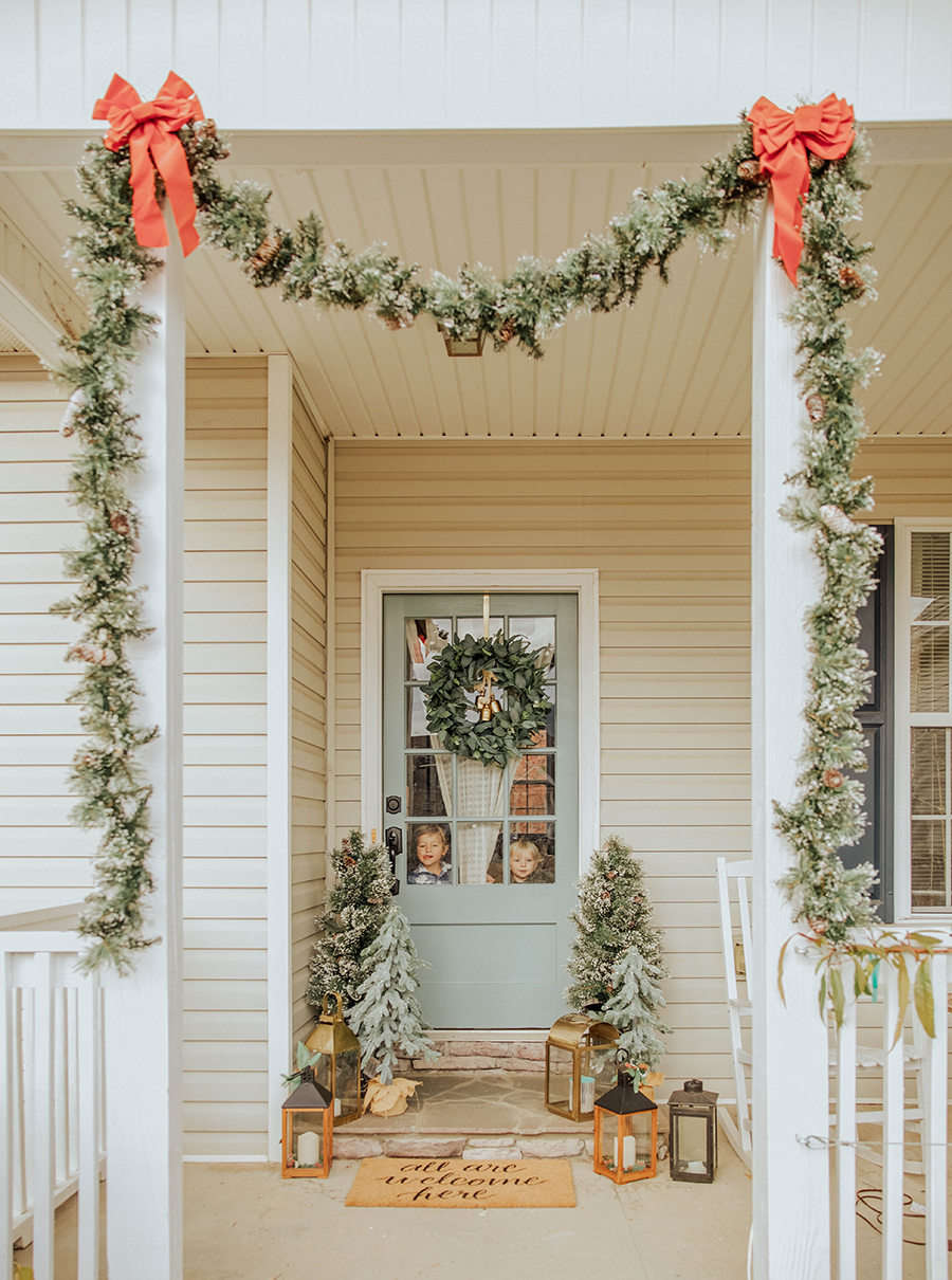 holiday christmas front porch decor