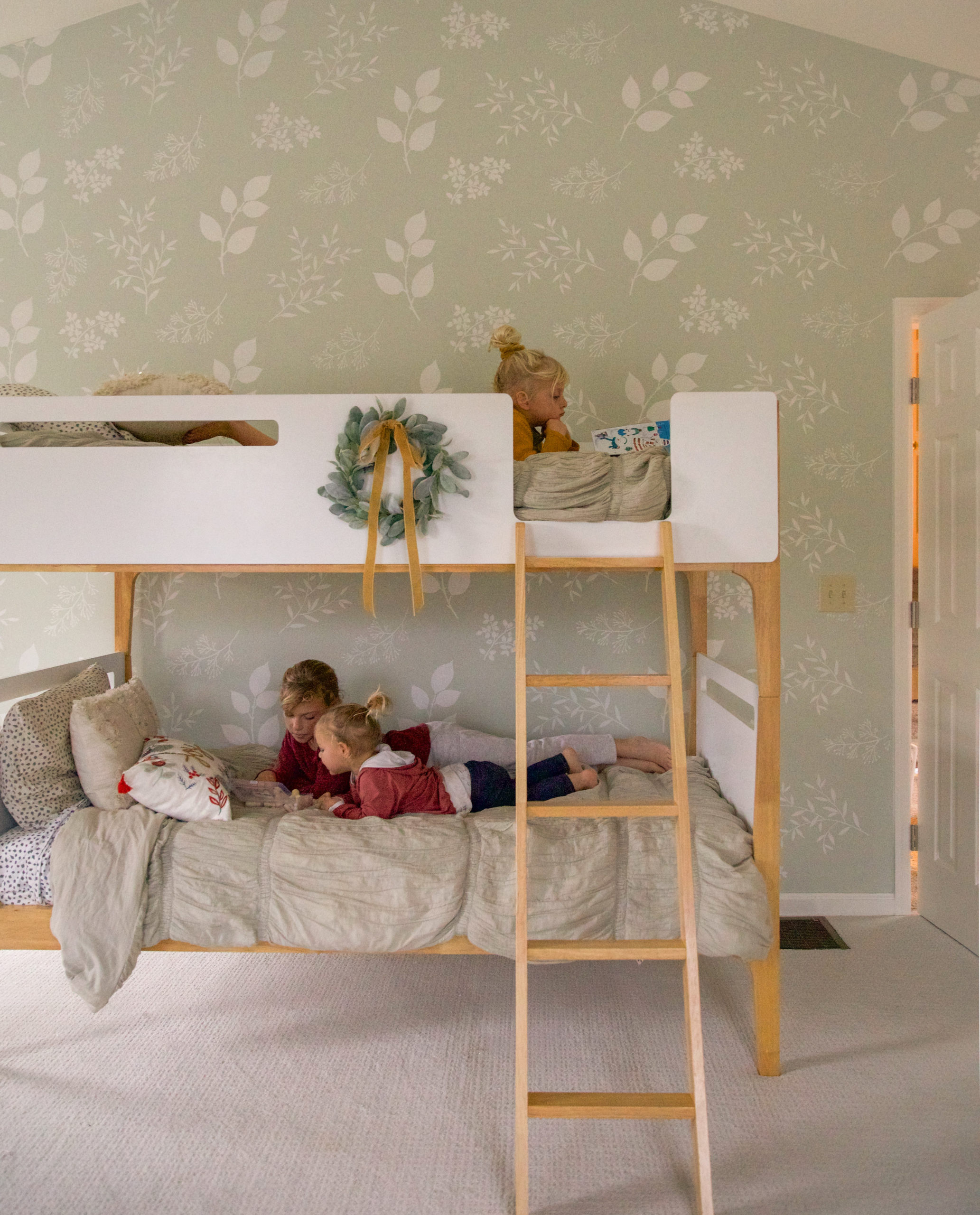 bunk beds - stencil wall