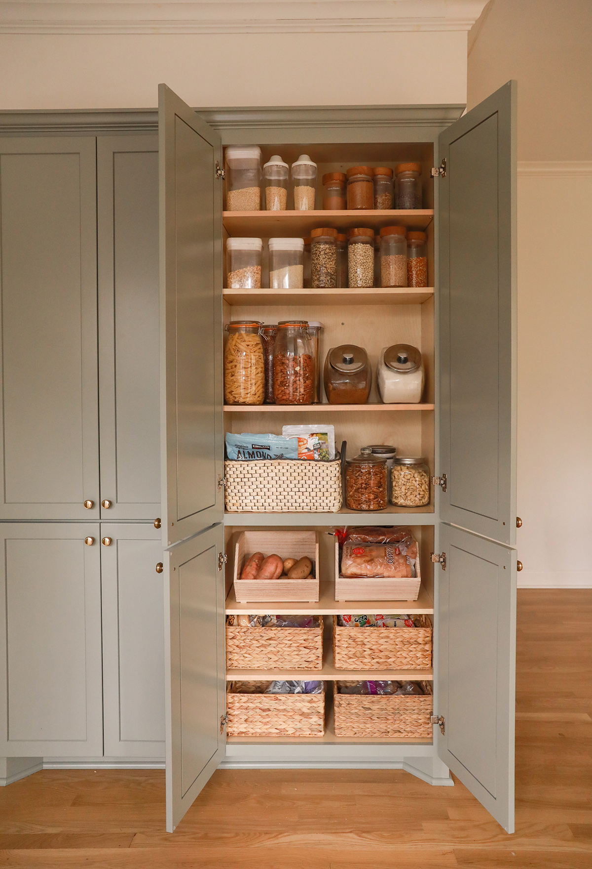 How To Organize a Cabinet Pantry