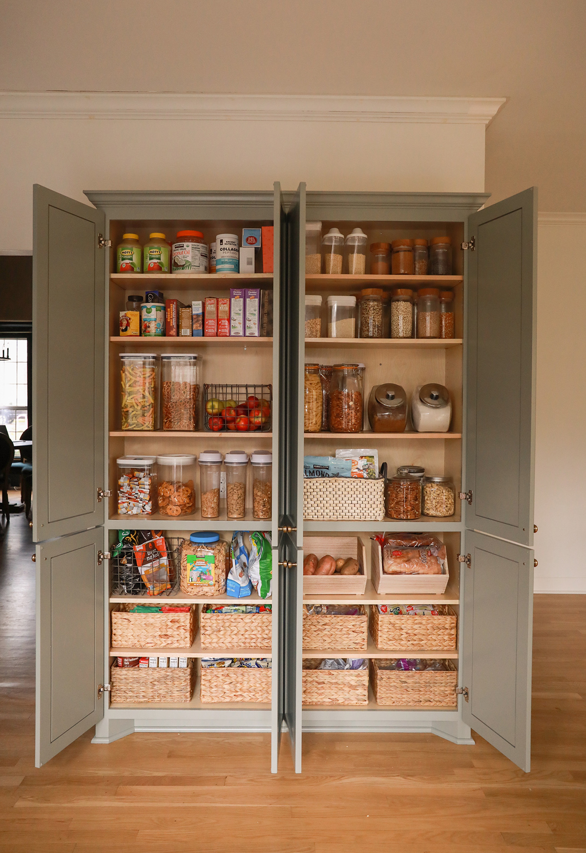 built in pantry organization 