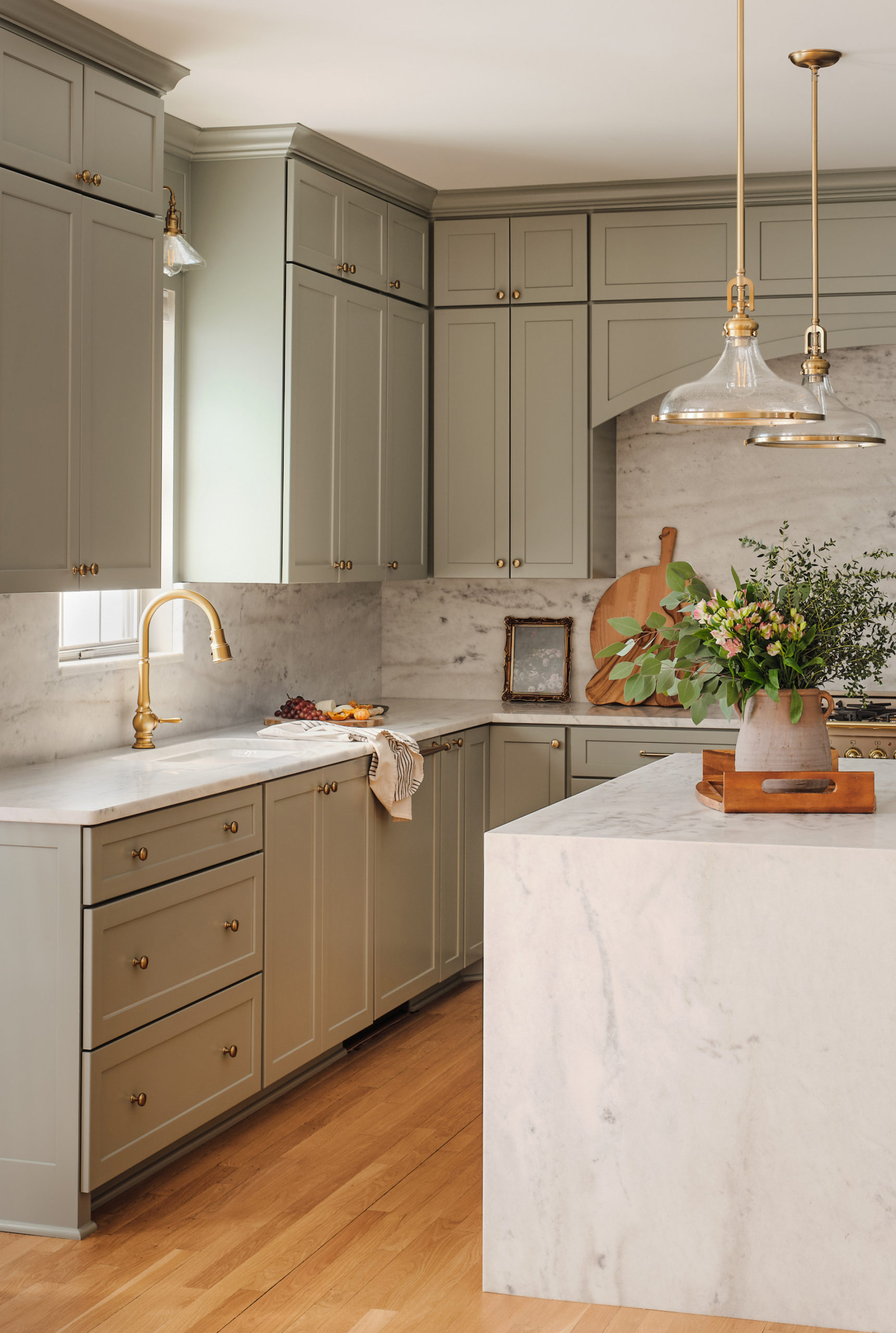 Kitchen Cabinet Hardware Round Up In