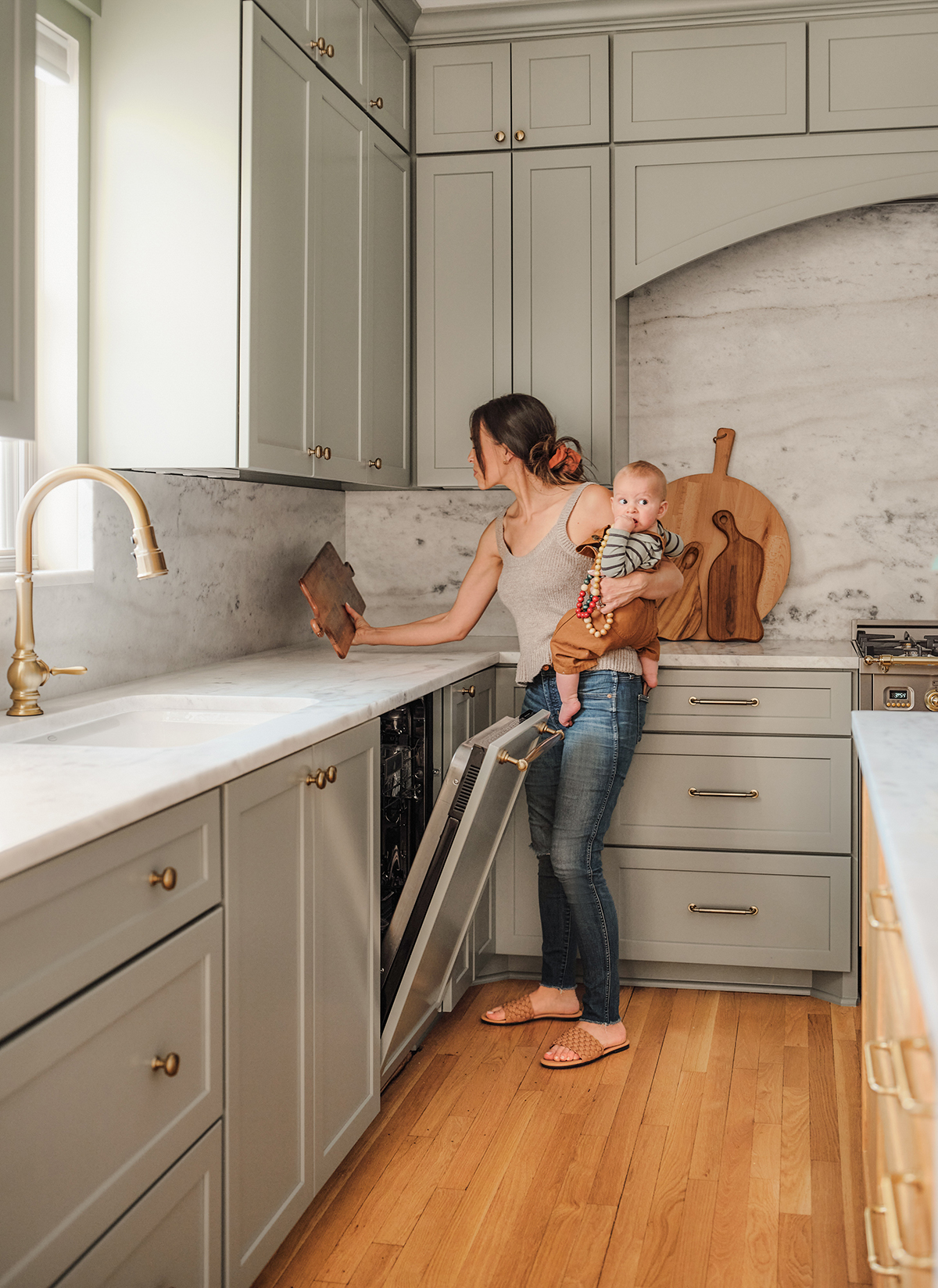 How We Organized All Our Drawers & Cabinets in the Mountain House Kitchen