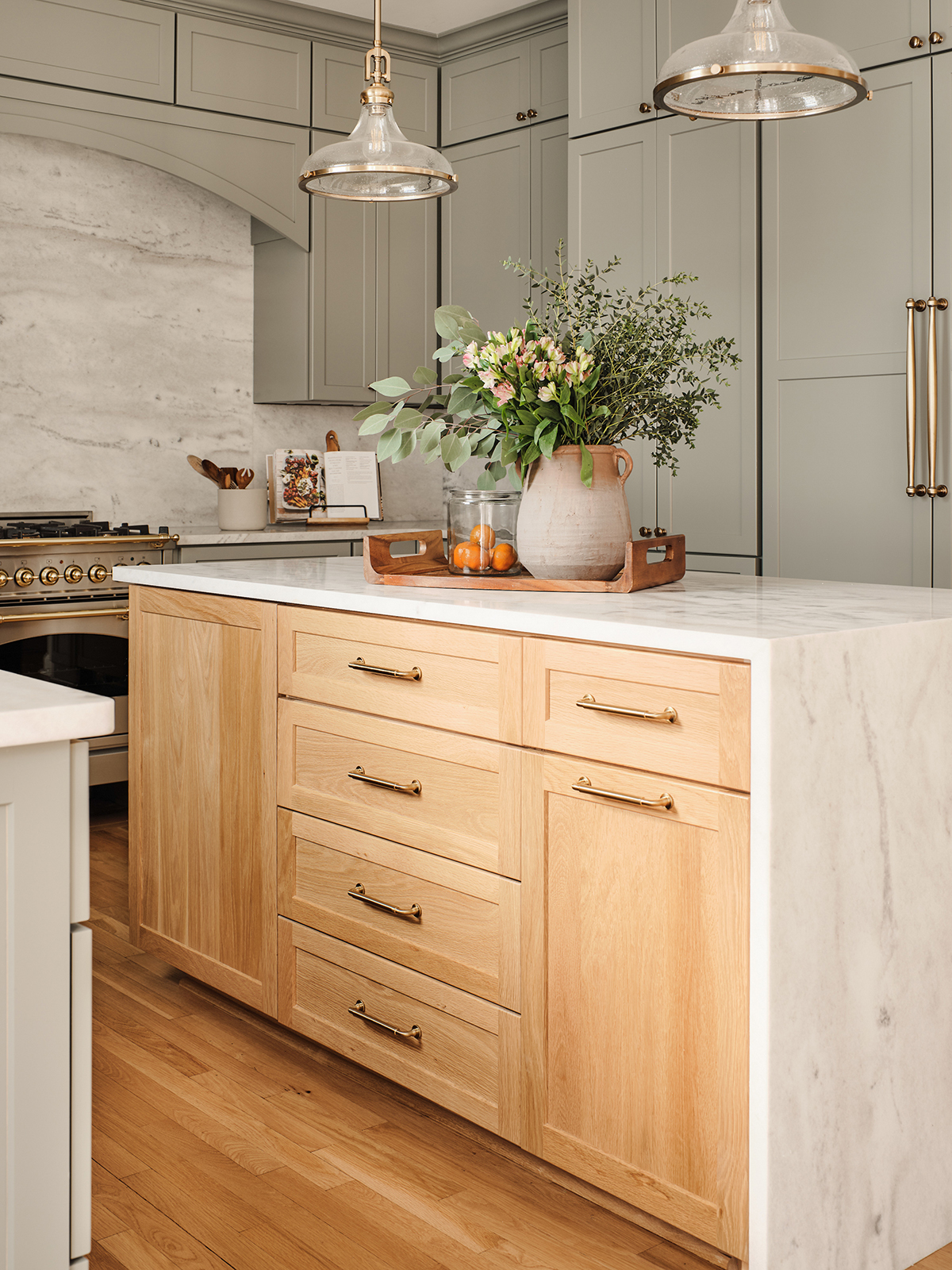 white oak kitchen cabinetry