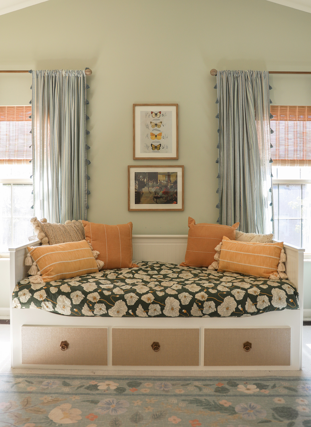 girls bedroom design - ikea hemnes daybed