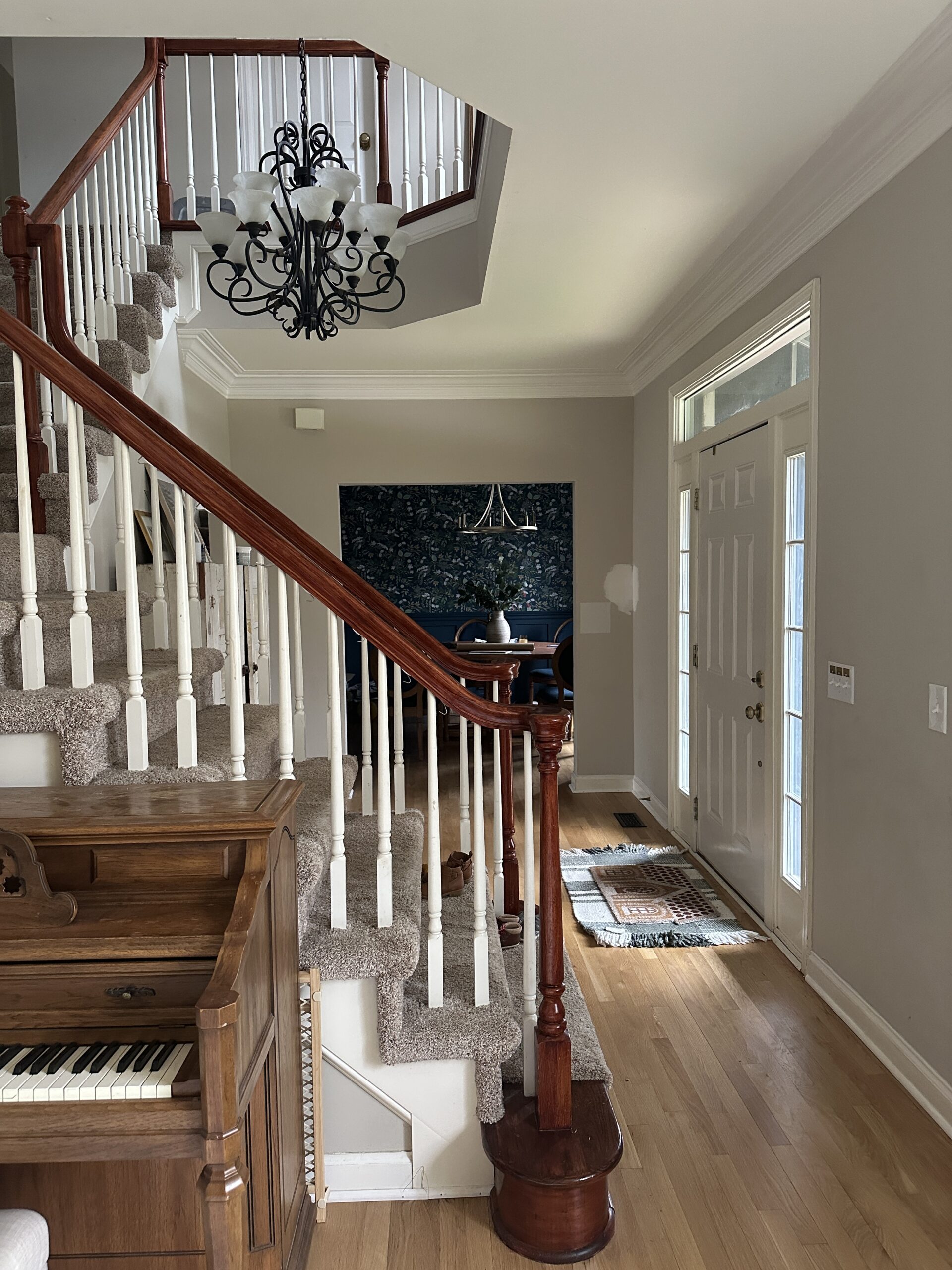 Orbital sander store for stairs