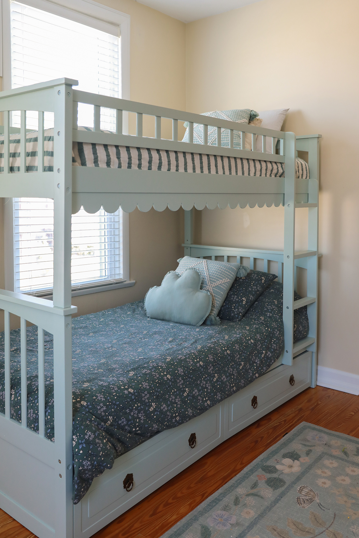 DIY scallop bunk beds