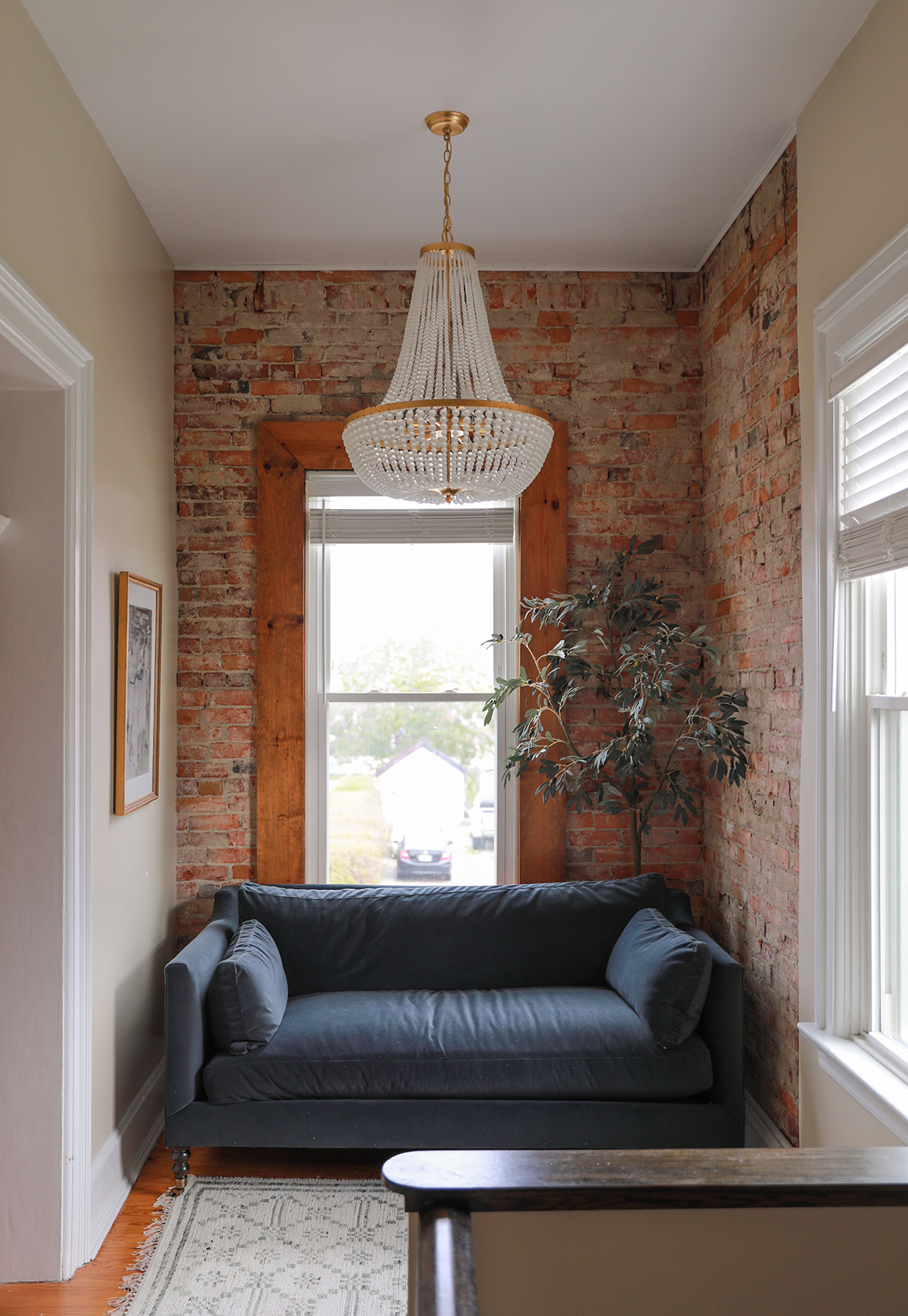 lounge corner - italianate home - fabienne sofa - sophie chandelier