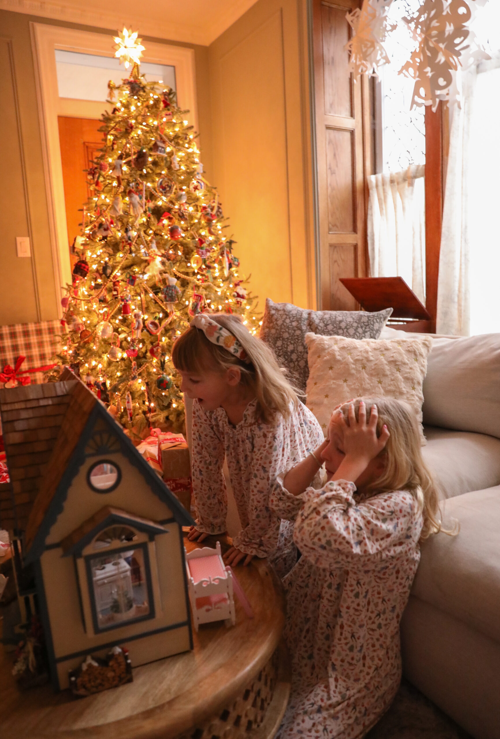 christmas morning dollhouse