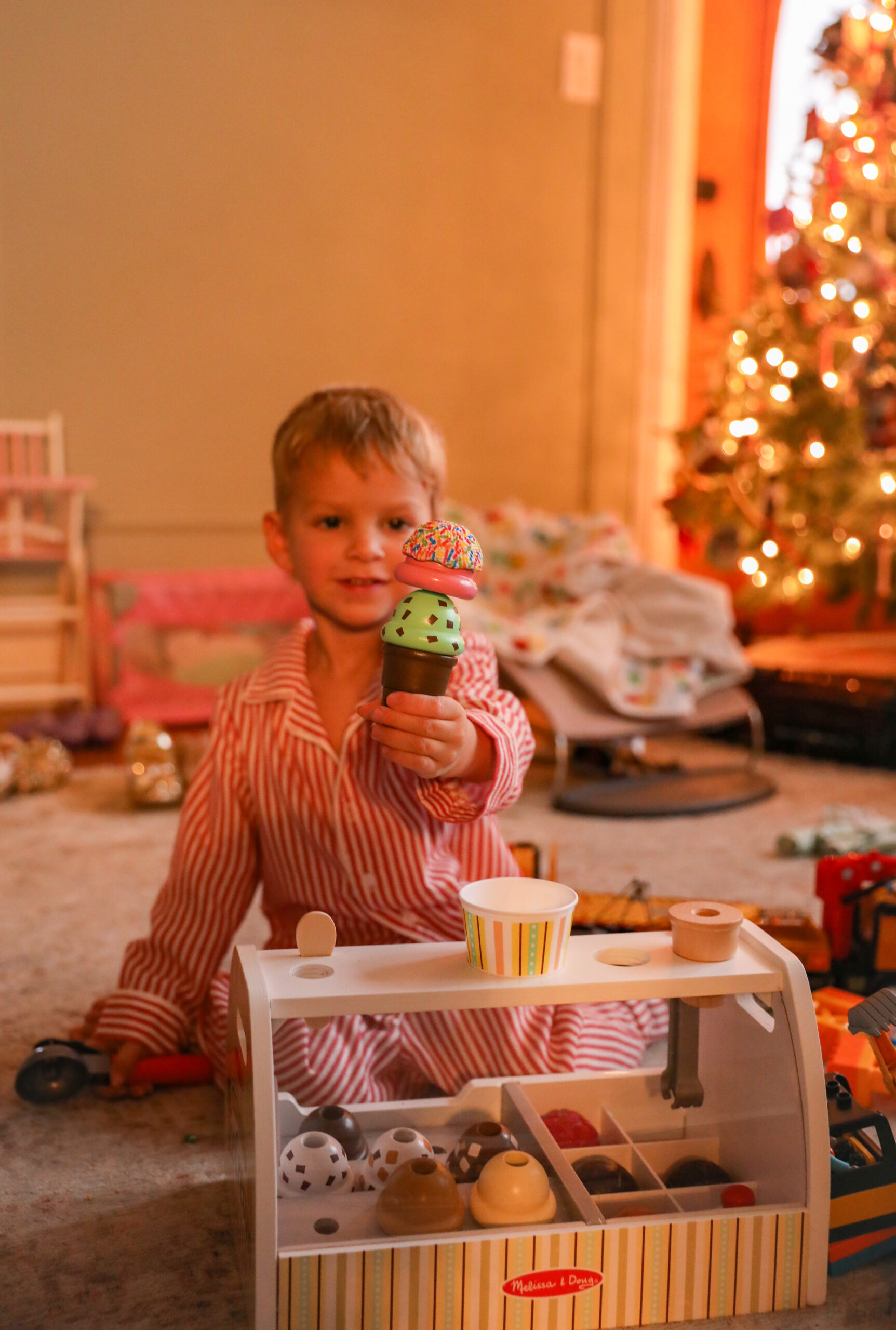 christmas morning - ice cream shop toy