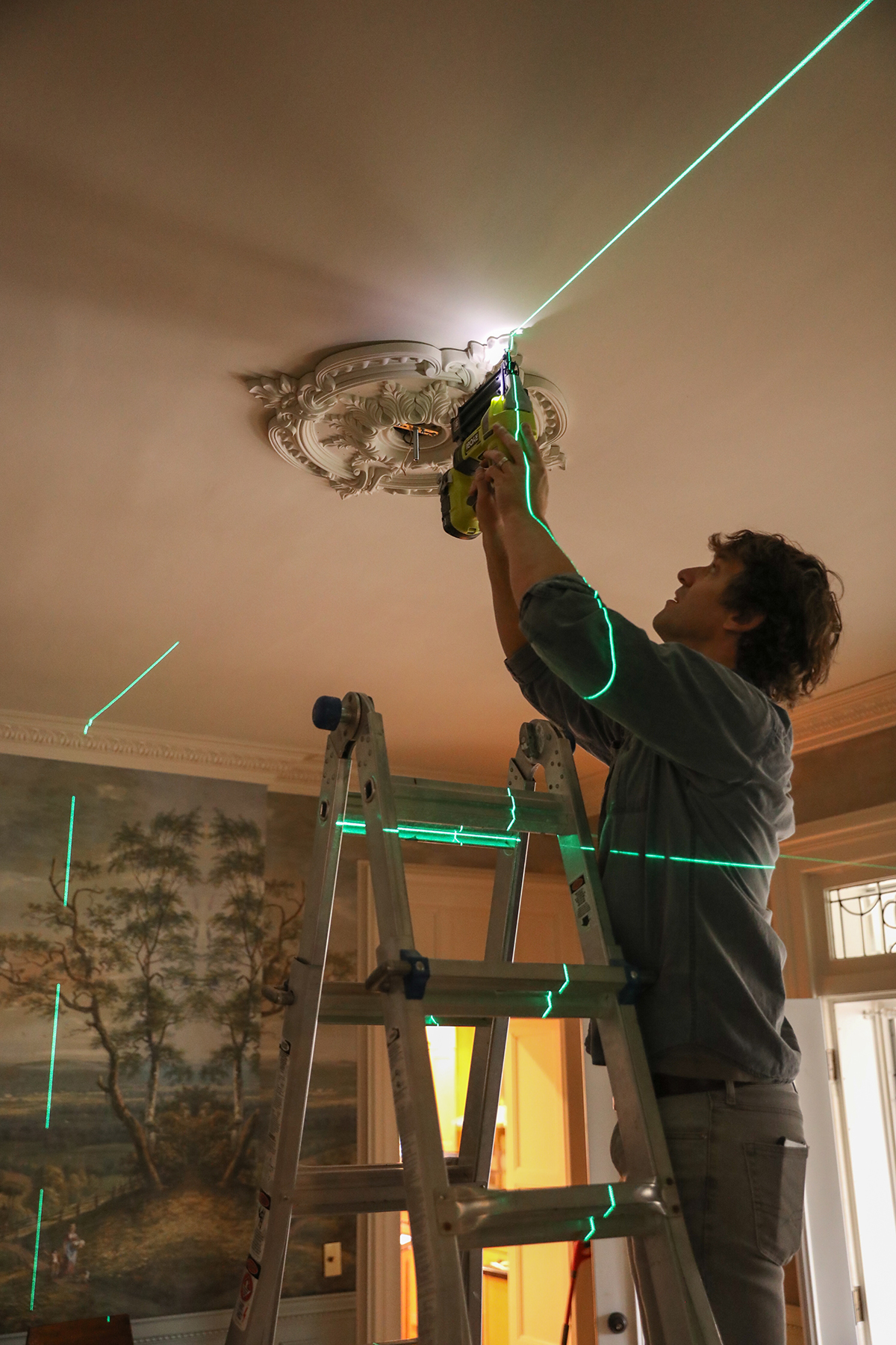 installing a ceiling medallion