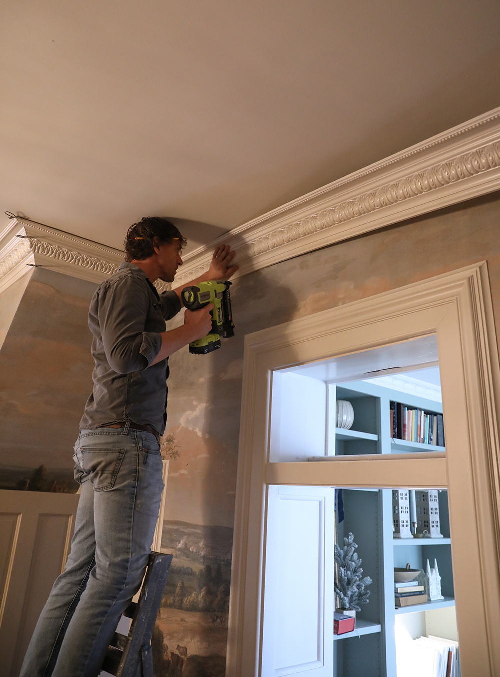 how to install crown molding