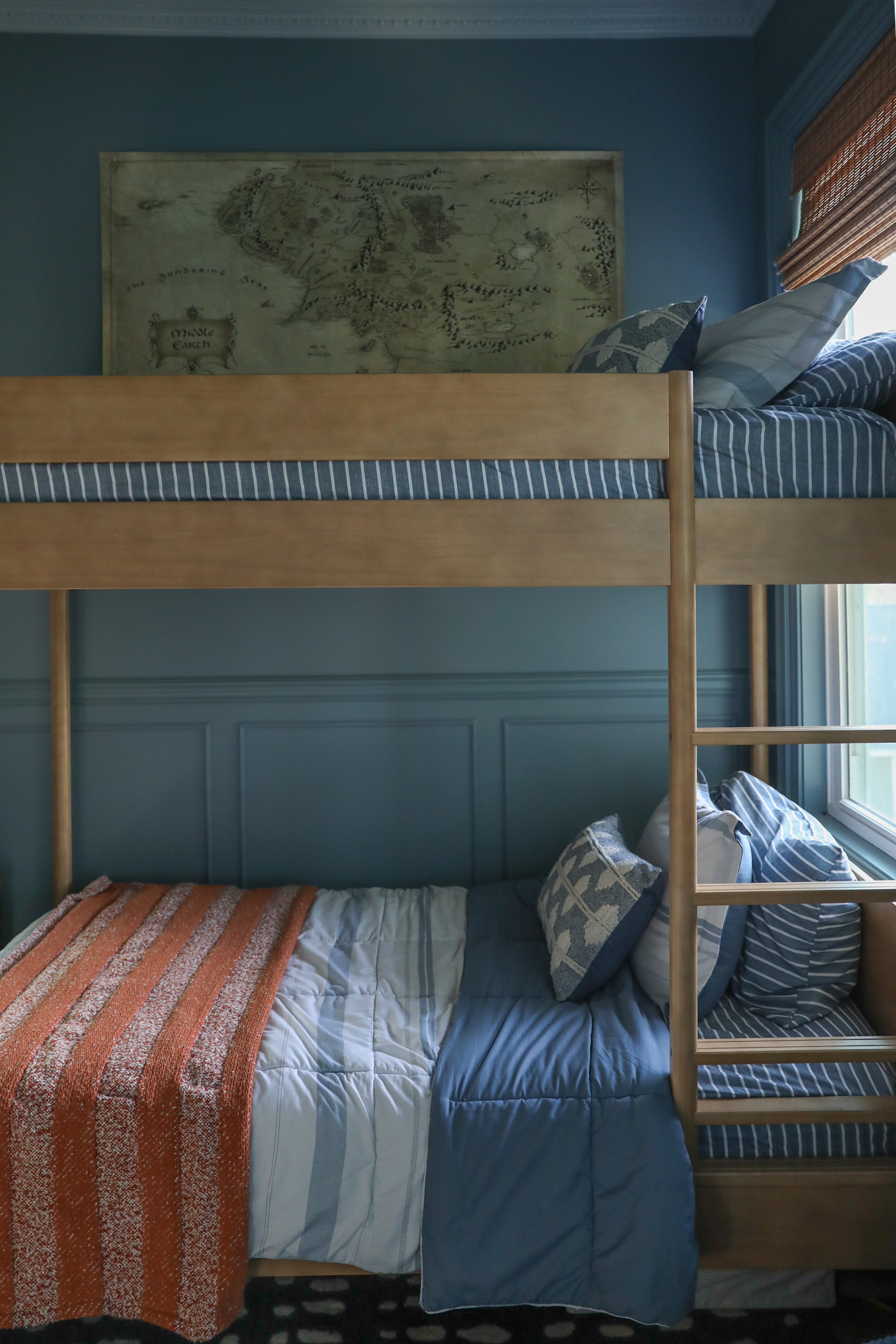 bunk beds and lord of the rings poster
