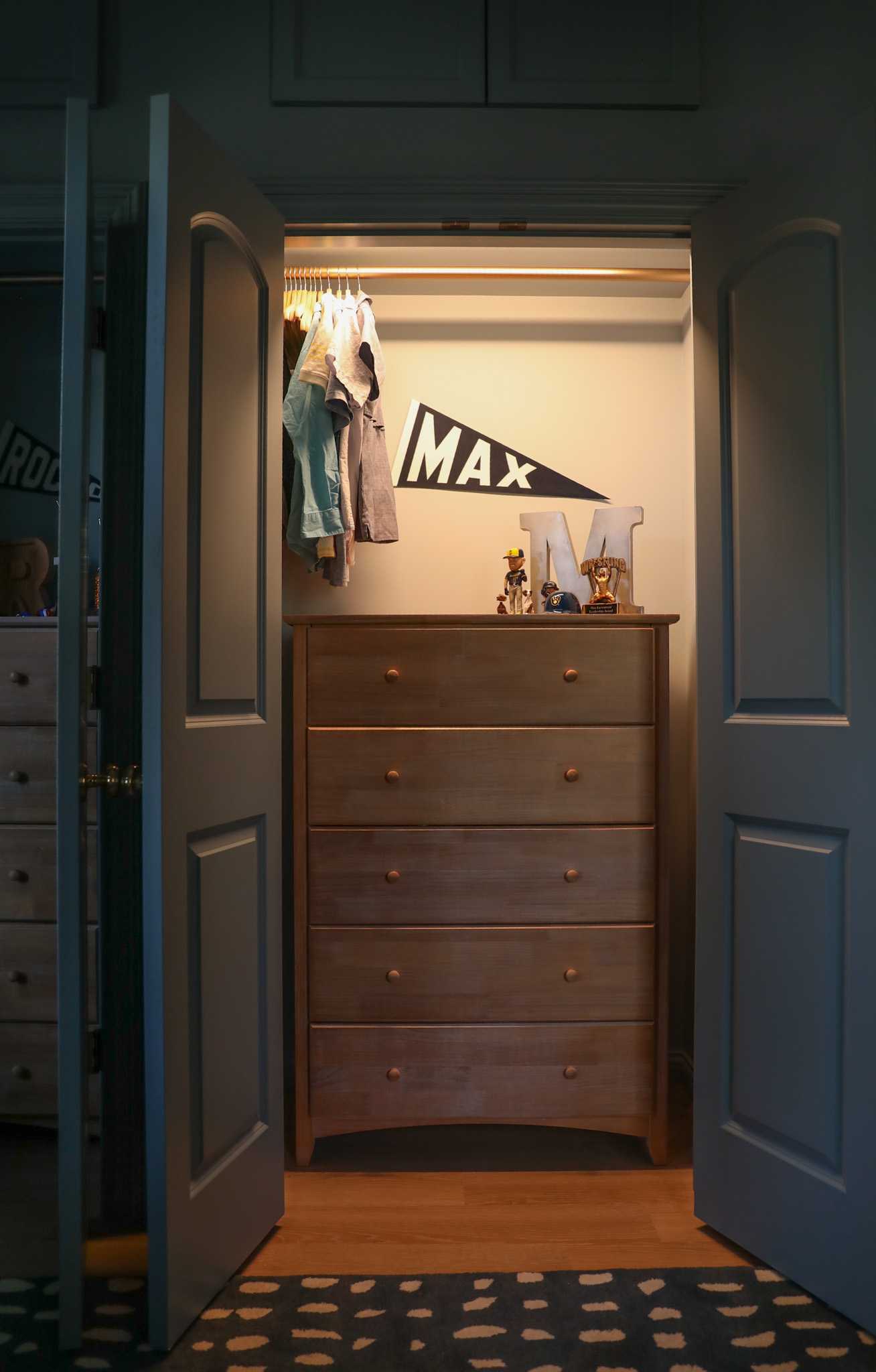 closet dressers